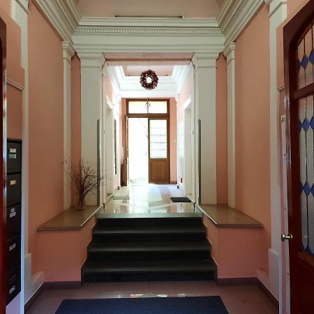 Downtown Prague Minimalistic Room In Flatshare エクステリア 写真