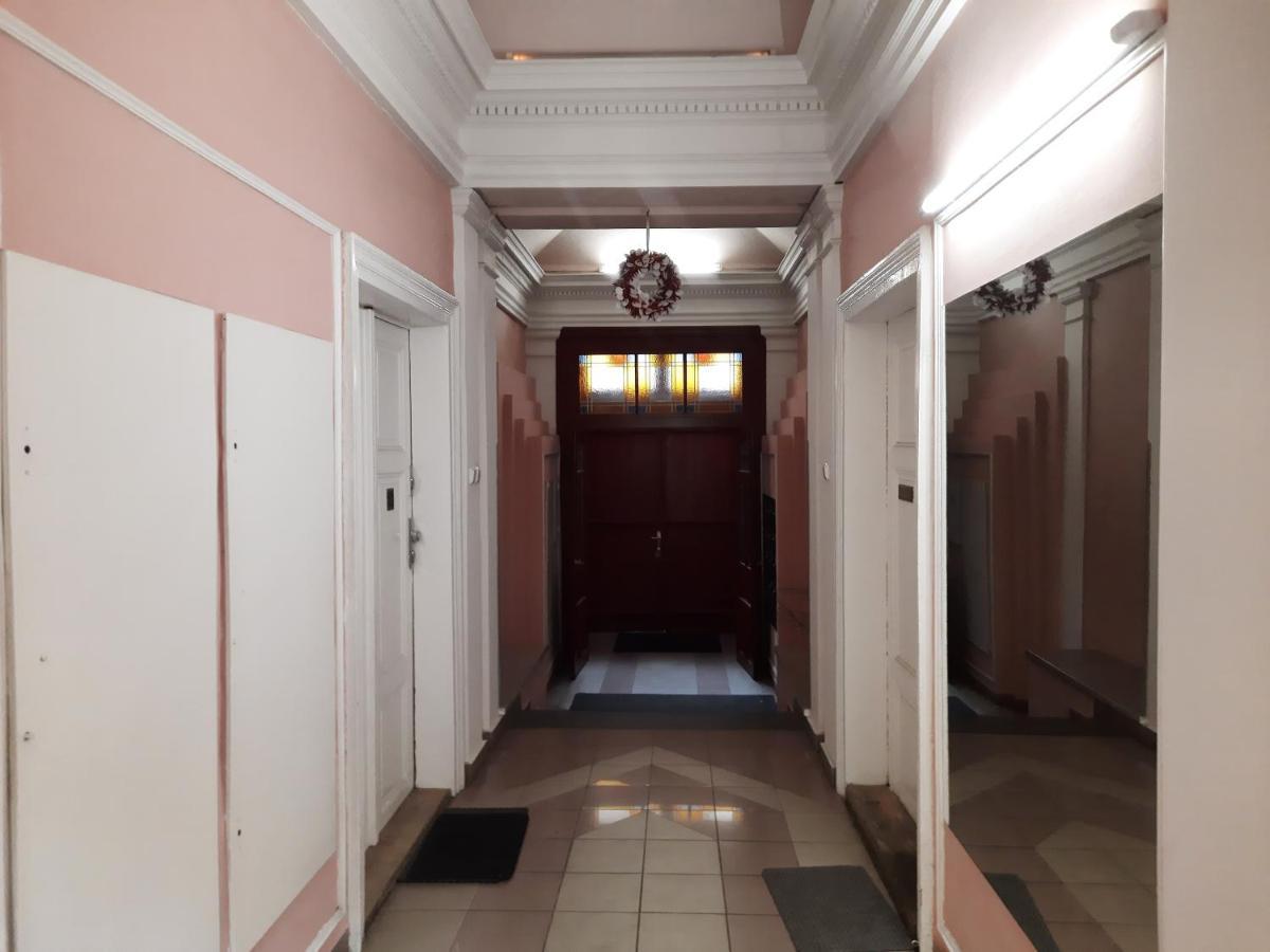 Downtown Prague Minimalistic Room In Flatshare エクステリア 写真