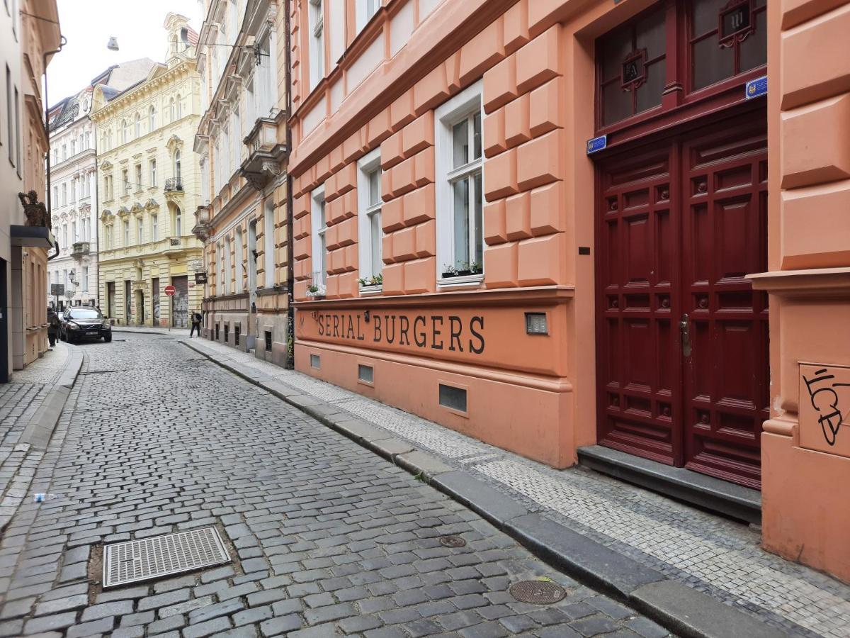 Downtown Prague Minimalistic Room In Flatshare エクステリア 写真