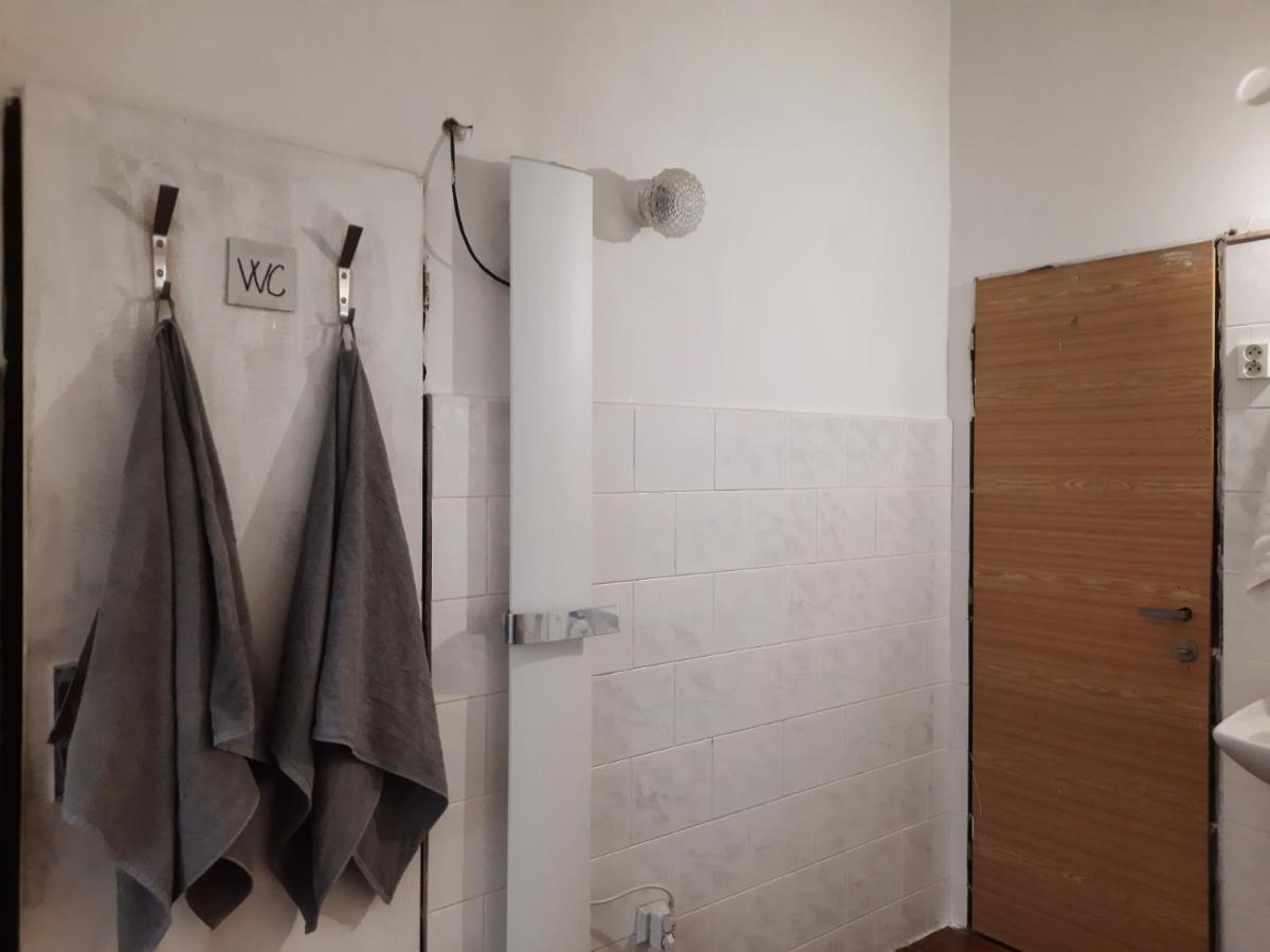 Downtown Prague Minimalistic Room In Flatshare エクステリア 写真